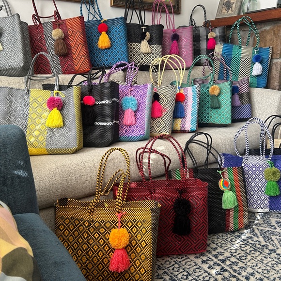 Waterproof Beach mexican plastic basket yellow gold and black - Picture 3 of 9